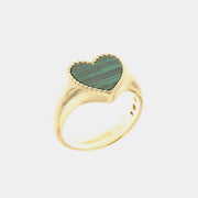 Anello in Argento 925 a forma di cuore con dettaglio centrale in verde diaspro e dettagli curati